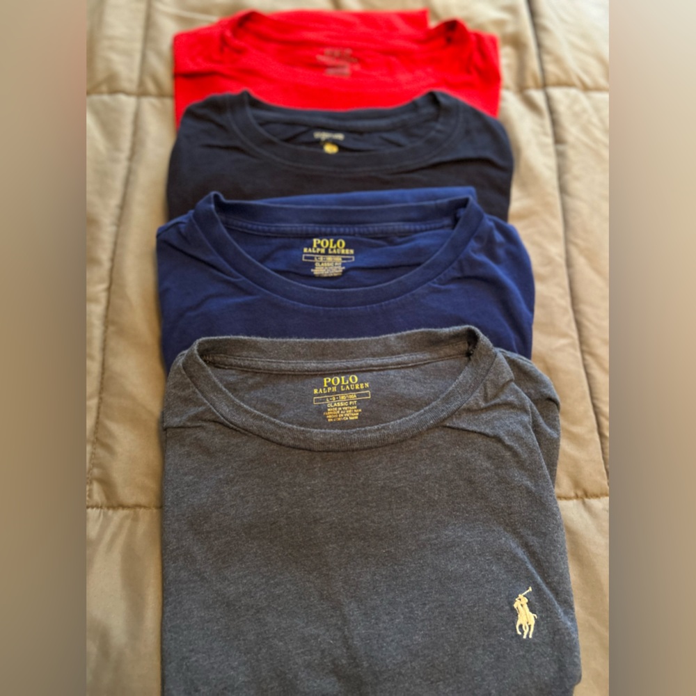 4 Polo Ralph Lauren T-shirts. Mens